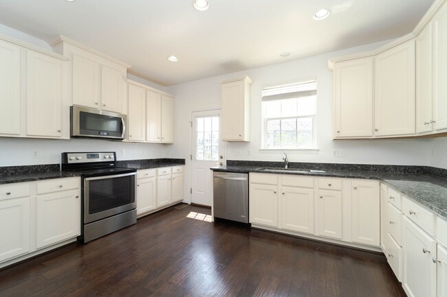 Building Photo - 8381 Scotland Loop