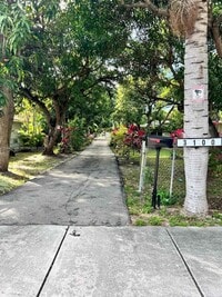 Building Photo - Southwest 97th Avenue, Miami, FL 33165 - 3 BR 2 BA single-family home