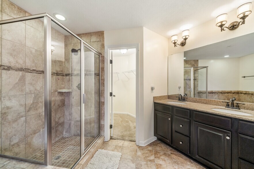 Building Photo - 3114 Raintree Dr