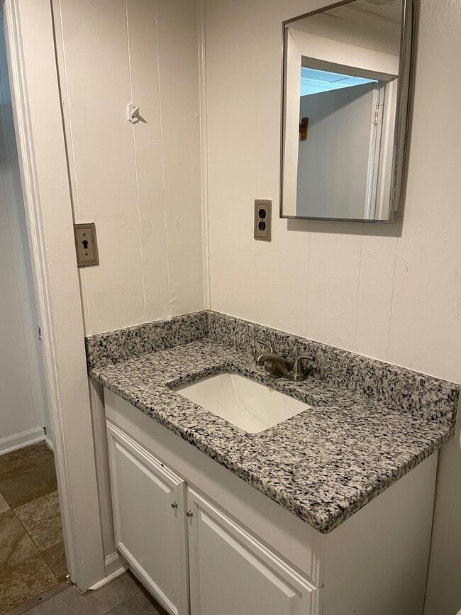 Building Photo - 2 bdrm singlewide with additions