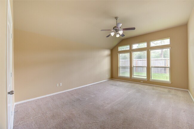 Building Photo - 5615 Stoneridge Ct