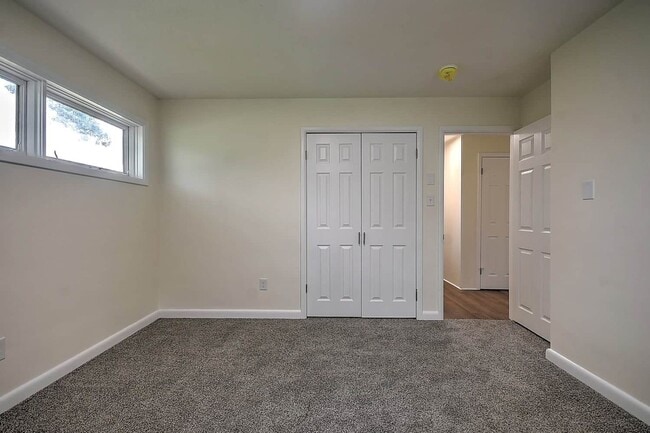 Building Photo - Renovated 3–4 Bedroom Home for Rent | 2,700+ Sq Ft | Bristol TN