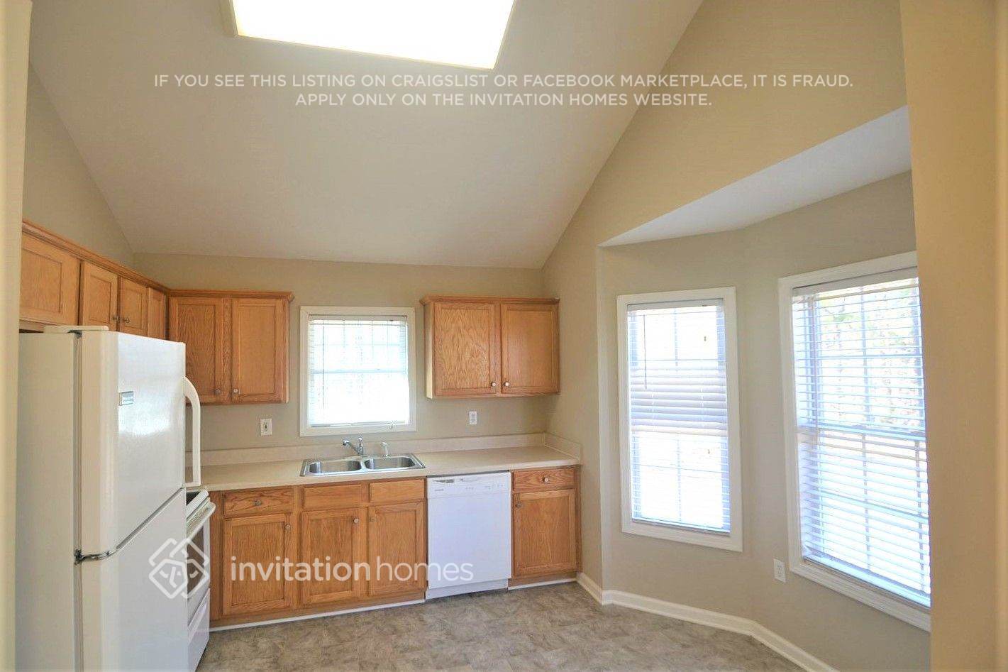 Building Photo - 9455 Pebble Creek Ct