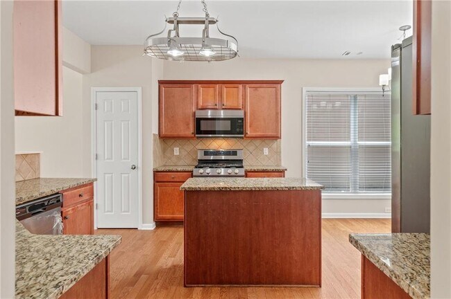 Building Photo - 1125 Harvest Brook Dr NE