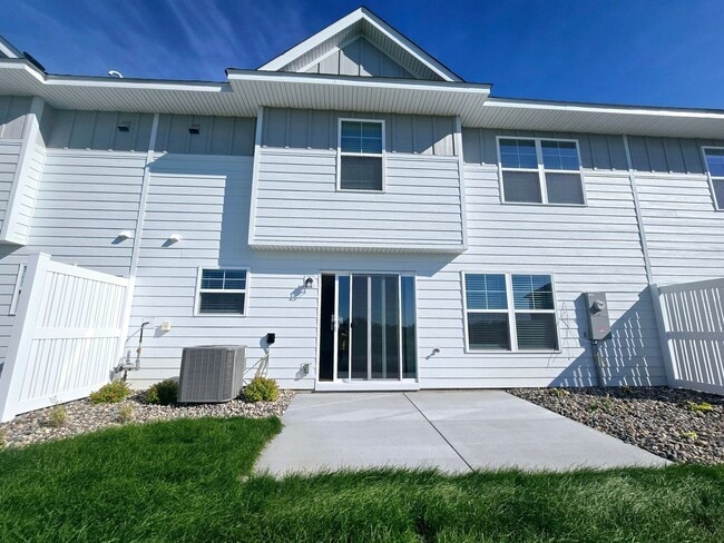 Building Photo - 1103 Middlefield Rd