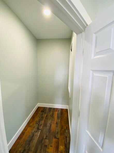 Building Photo - 534 S 20th St