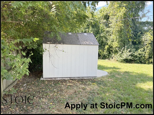 Building Photo - 2649 Kenray Dr