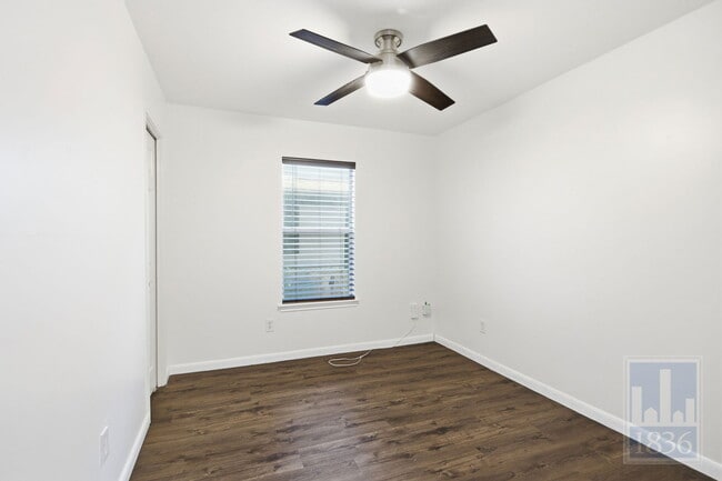 Building Photo - 2003 Tillery St