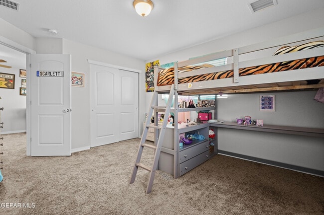 Building Photo - 6024 Hidden Psge Ave