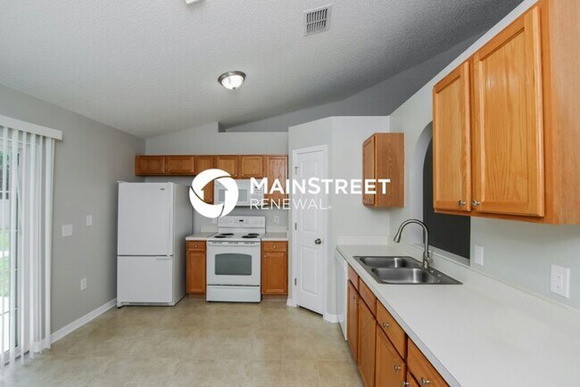 Building Photo - 3 Bedroom Pet-Friendly Home in PALM BAY, FL with Main Street Renewal