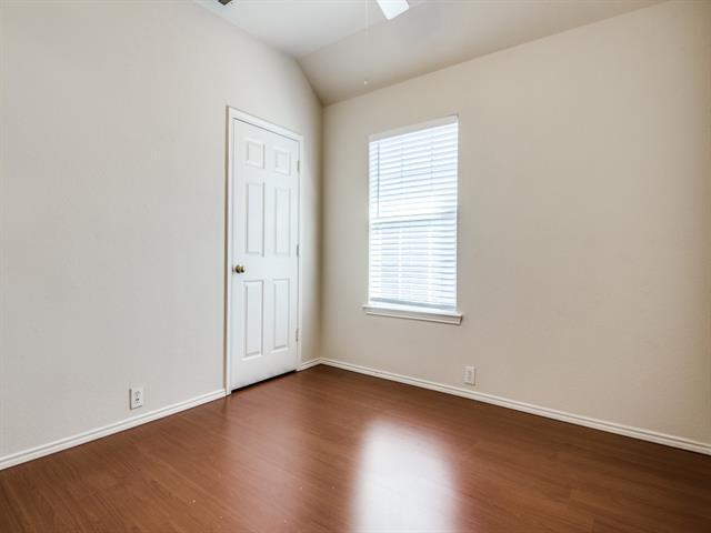 Building Photo - 2337 Ravenhurst Dr