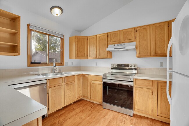 Building Photo - 866 S Buckeye Dr