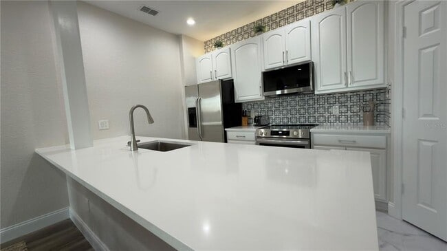 Building Photo - 6466 Cava Alta Dr