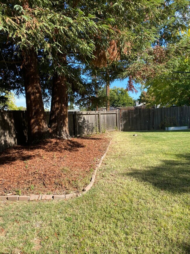 Building Photo - 4736 Knapp Way