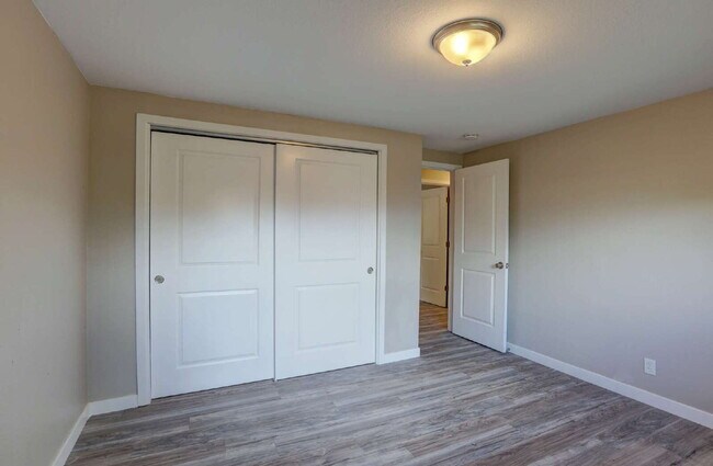 Building Photo - "Spacious 4-Bedroom Home in Denver with 2 Full Baths and Over 2000 sq ft!"