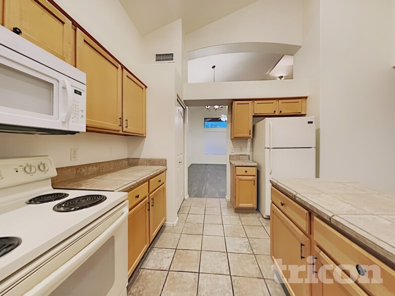 Building Photo - 12746 W Hollyhock Dr