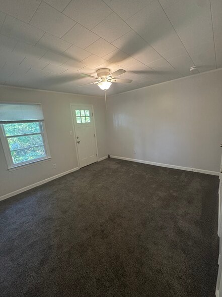 Building Photo - 417 10th Ave S