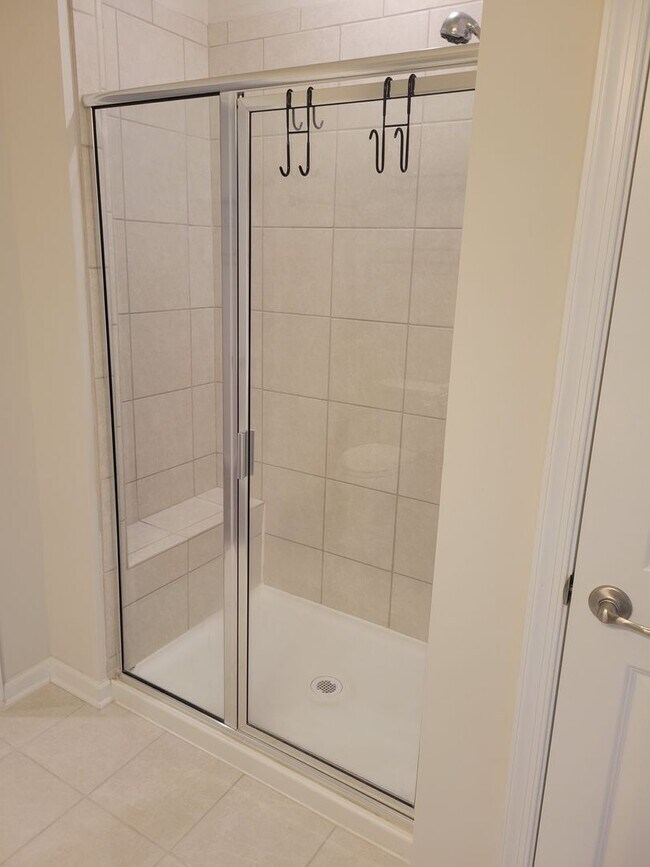 Building Photo - Lovely townhome in Stonehouse