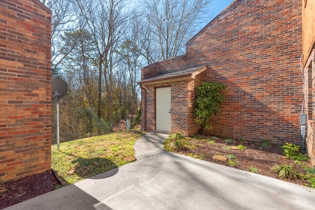Building Photo - 2909 La Villas Dr