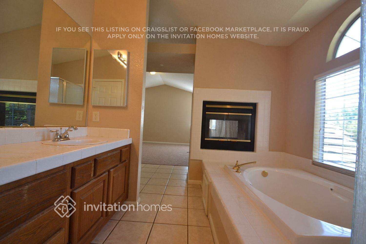 Building Photo - 238 Wren Dr