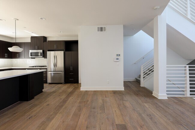 Building Photo - 2434 Via Alta