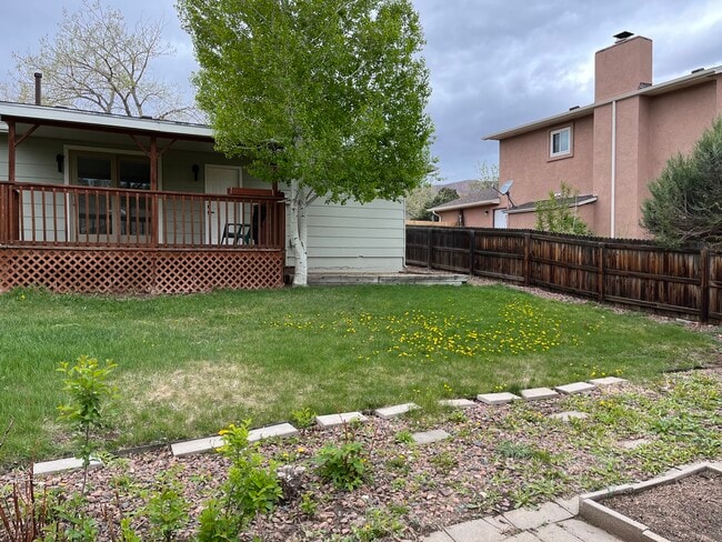 Building Photo - 5303 Meadowgreen Dr