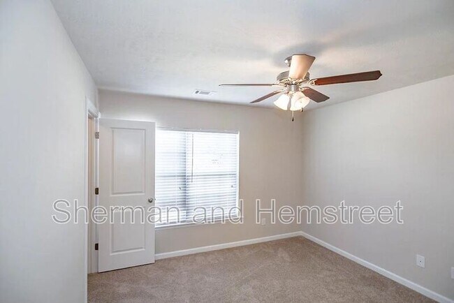 Building Photo - 401 Joiner Cir