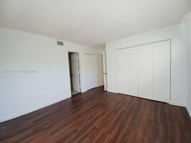 Building Photo - 11120 Royal Palm Blvd
