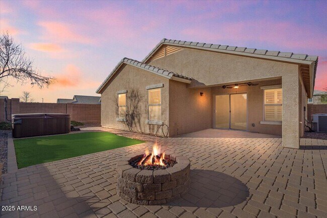 Building Photo - 2009 E Lindrick Dr