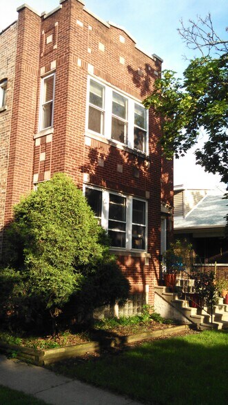Building Photo - 624 Elgin Ave