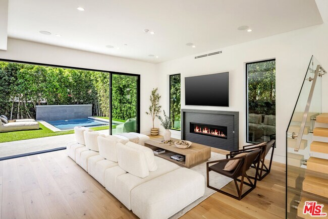 Building Photo - 14822 Hesby St