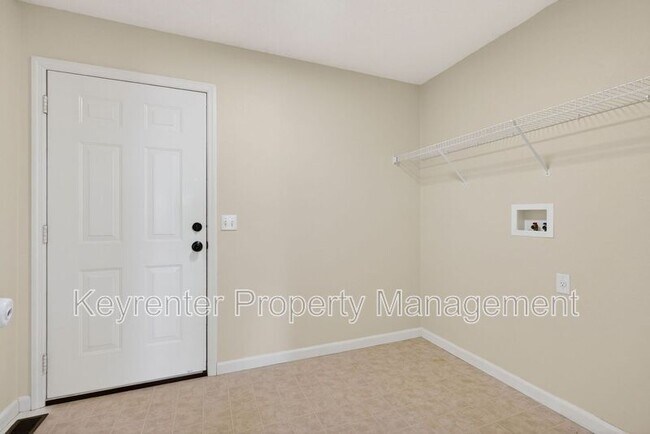 Building Photo - 1233 Grand Canyon Dr