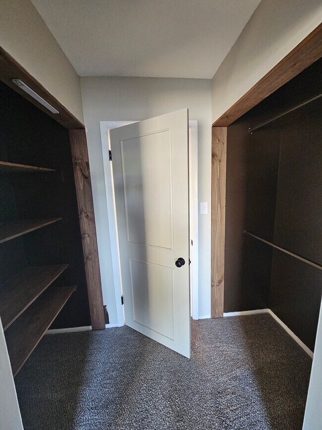 Building Photo - 3 Bedroom Corner Lot Close to Lejeune Blvd