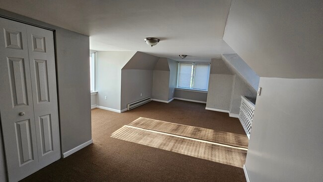 Building Photo - 5040 Washington Ave