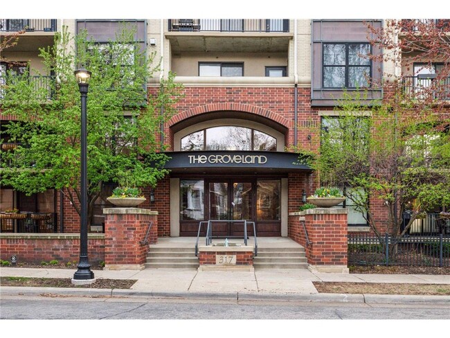 Building Photo - 317 Groveland Ave