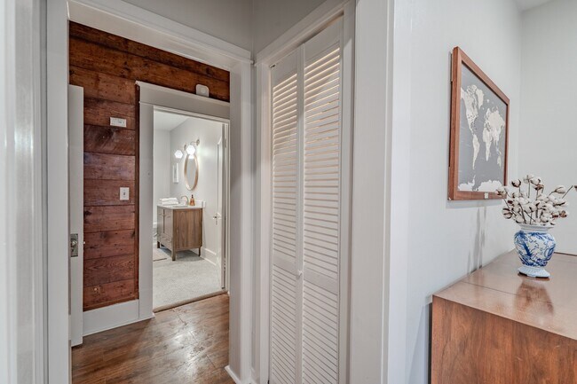 Building Photo - Updated Historically Charming Bungalow walking distance to Greenville Ave