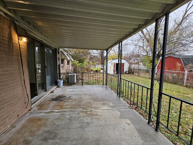 Building Photo - 3403 N Hartman Dr