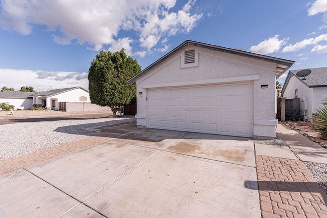 Building Photo - Charming Corner Lot: Elegant Rental Home i...