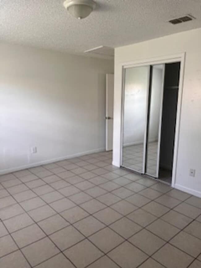 Building Photo - 1205 W Granfield Ave