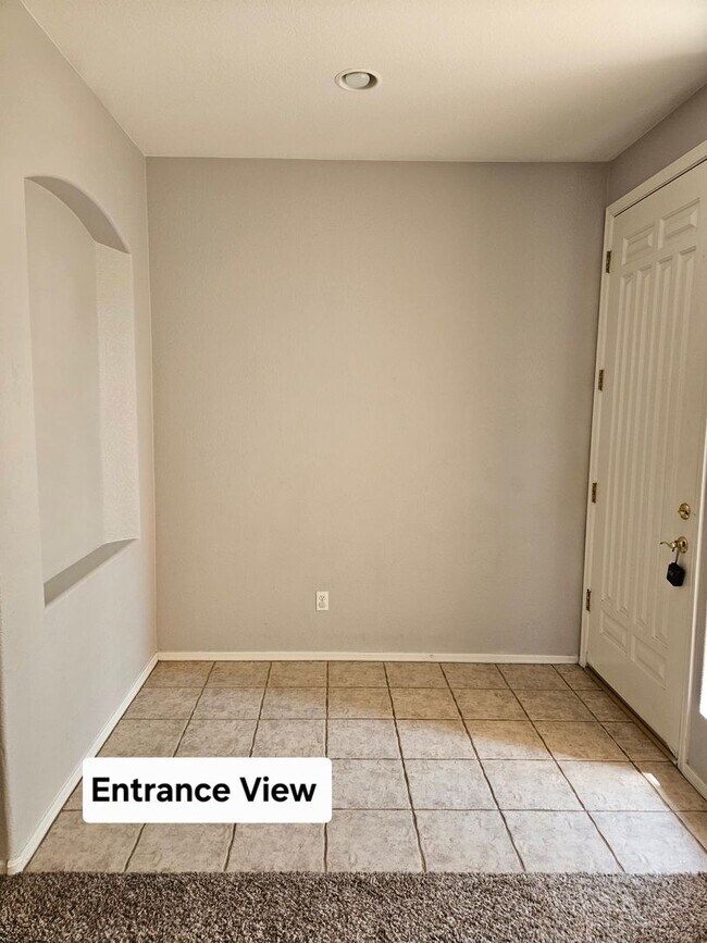 Building Photo - 4 BDRM, 3 BA. GILBERT