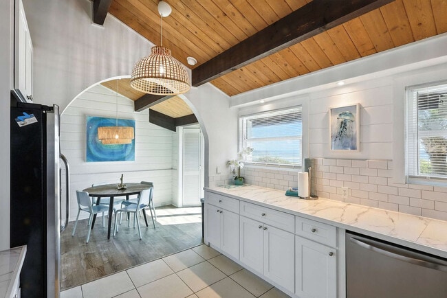 Building Photo - 62 Ocean St