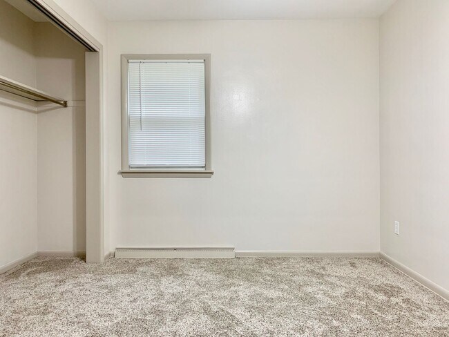 Building Photo - Two Bedroom Home in Northwest Grand Rapids