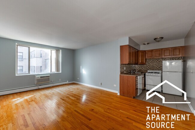Primary Photo - 5820 N Sheridan Rd