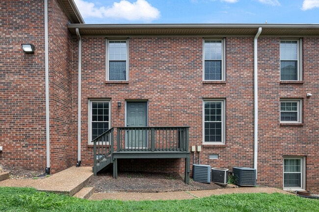 Building Photo - Convent Park Apartments