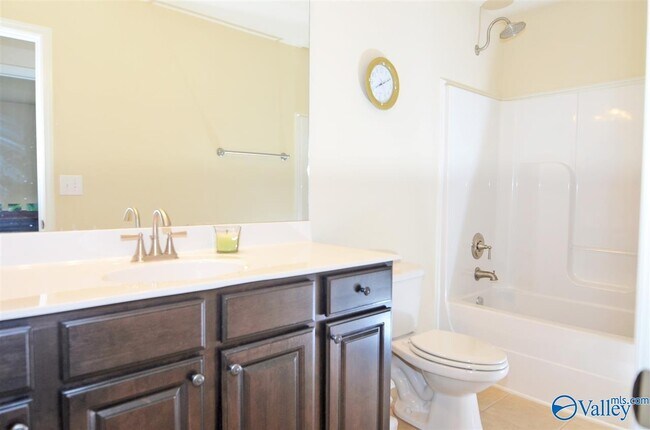 Building Photo - 206 Fields Pond Dr
