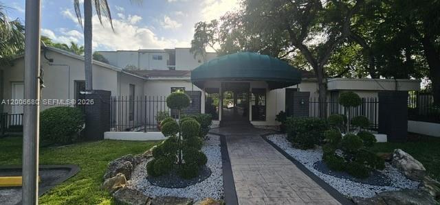 Building Photo - 6884 N Kendall Dr