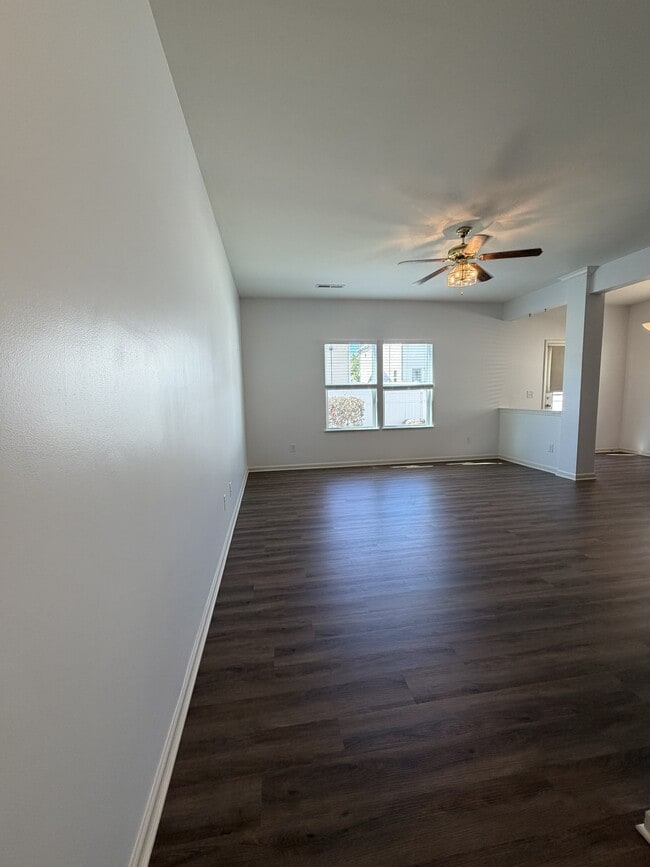 Building Photo - 3549 Saddlebrook Dr