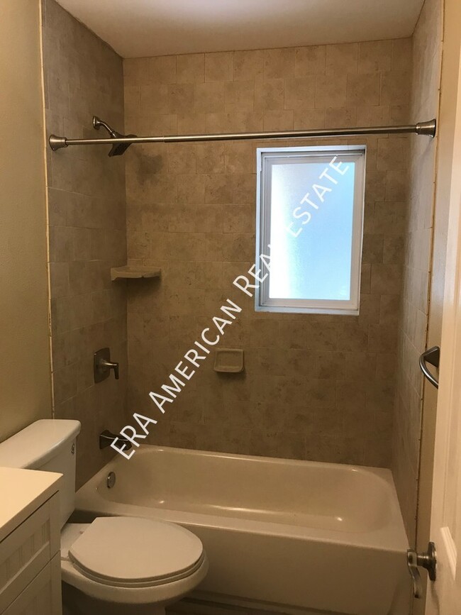 Building Photo - 507 Fir Ave