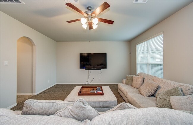 Building Photo - 12327 King henry dr