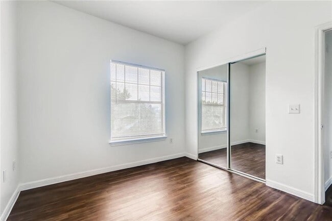 Building Photo - 2320 Gracy Farms Ln